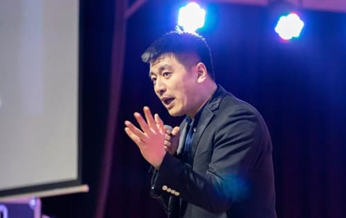 张雪峰的观点正确吗:中国学生最缺职业规划
